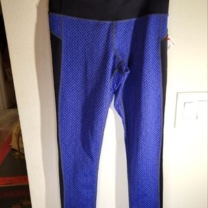 Kirkland Signature Costco workout Legging  Sze small purple